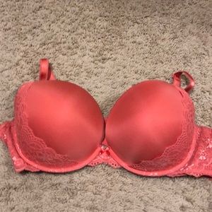 Torrid coral bra size 44c underwire with padding